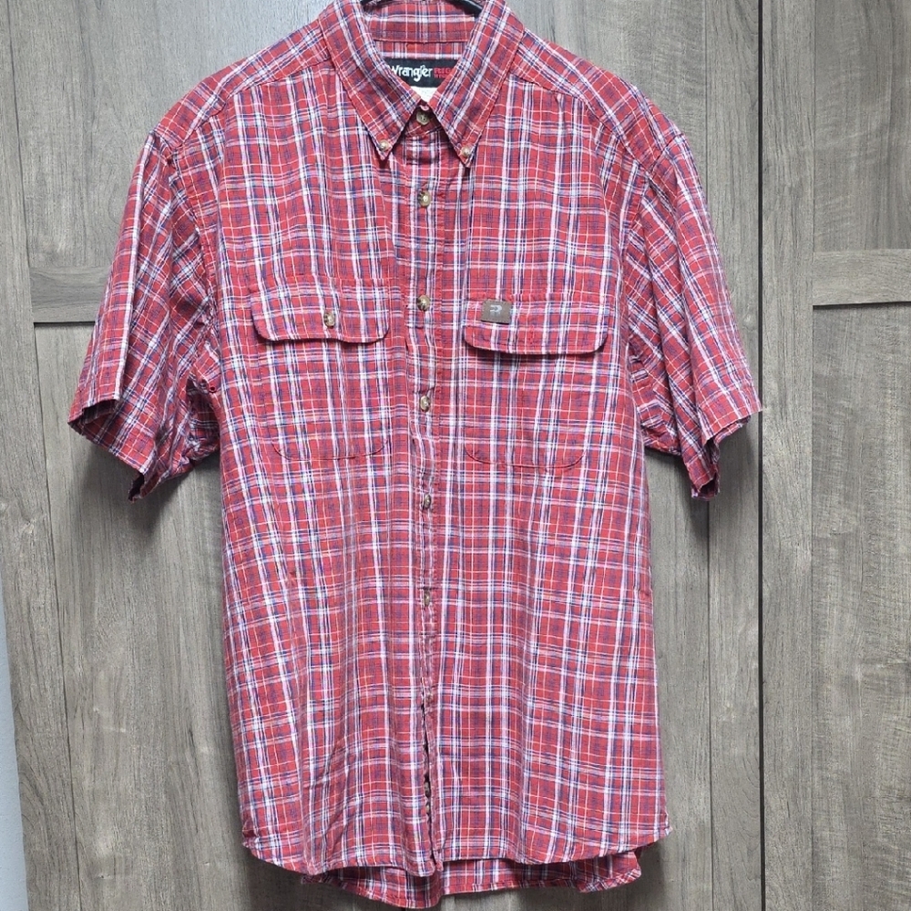 Wrangler Men's Red and White Plaid Shirt